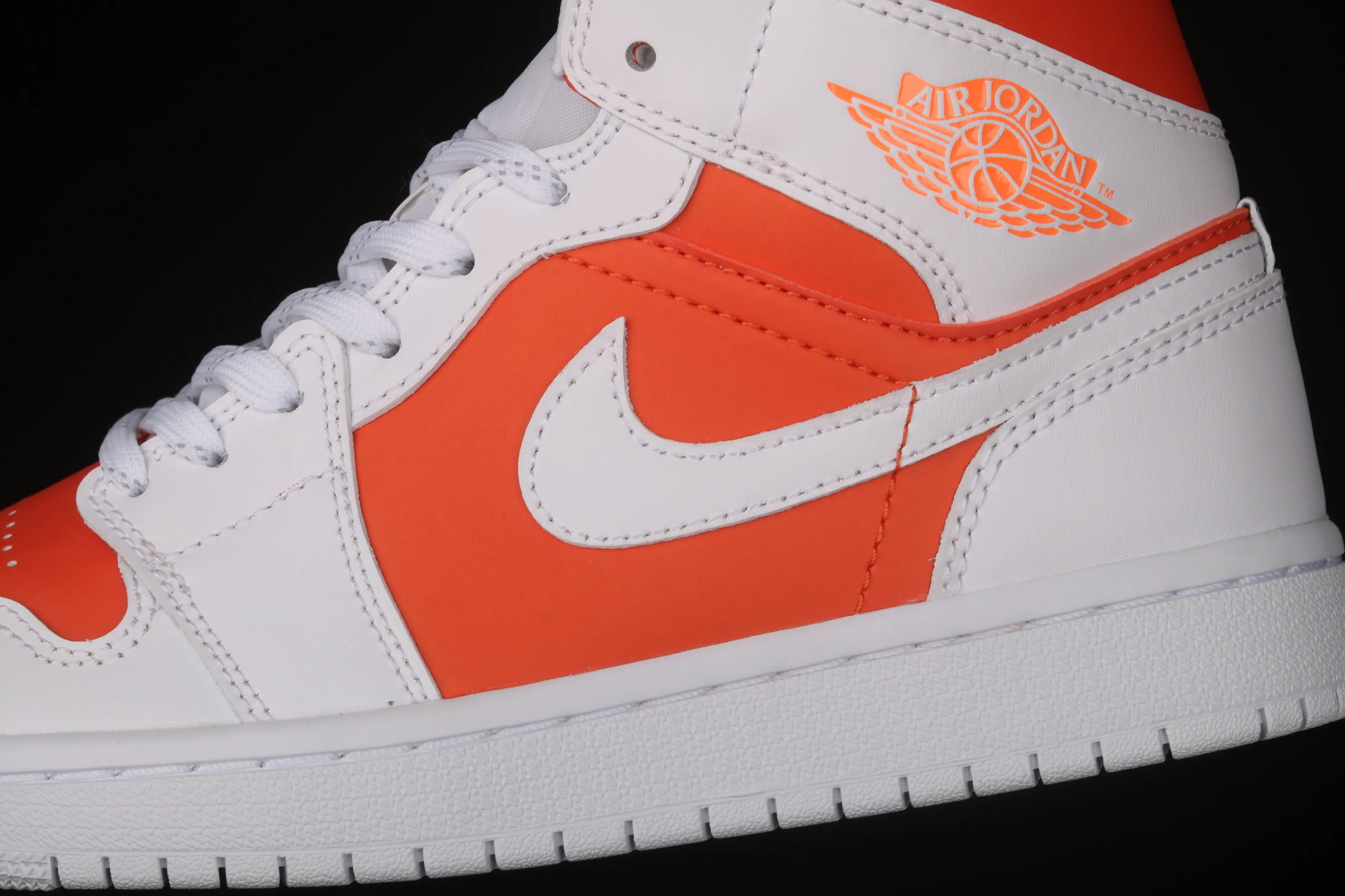 All categories Air Jordan Jordan series basketball shoes Air Jordan 1 Mid G version pure original Air Jordan 1 Mid AJ1 Joe 1 white orange China basketball shoes CZ0774-800